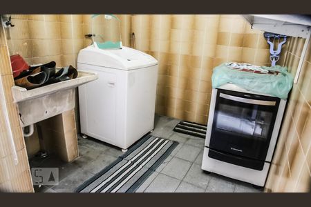 Casa à venda com 122m², 3 quartos e 2 vagas Casa à venda com 122m², 3 quartos e 2 vagasLavanderia