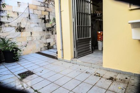 Casa à venda com 122m², 3 quartos e 2 vagas Casa à venda com 122m², 3 quartos e 2 vagasQuintal