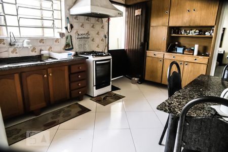 Casa à venda com 122m², 3 quartos e 2 vagas Casa à venda com 122m², 3 quartos e 2 vagasCozinha