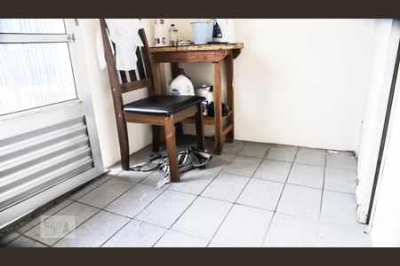 Casa à venda com 122m², 3 quartos e 2 vagas Casa à venda com 122m², 3 quartos e 2 vagasLavanderia