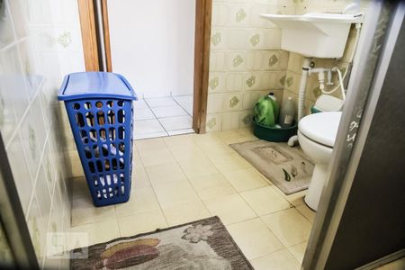 Casa à venda com 122m², 3 quartos e 2 vagas Casa à venda com 122m², 3 quartos e 2 vagasBanheiro 1