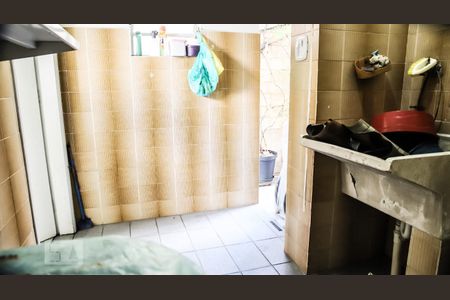 Casa à venda com 122m², 3 quartos e 2 vagas Casa à venda com 122m², 3 quartos e 2 vagasLavanderia