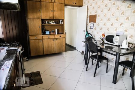 Casa à venda com 122m², 3 quartos e 2 vagas Casa à venda com 122m², 3 quartos e 2 vagasCozinha
