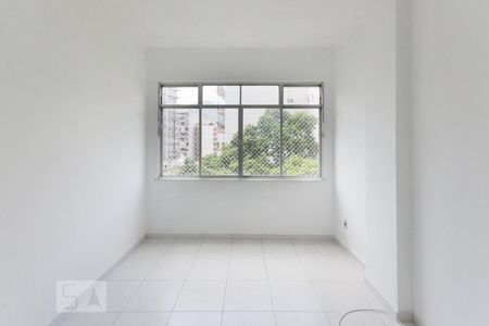 Apartamento à venda com 75m², 2 quartos e sem vagaSala