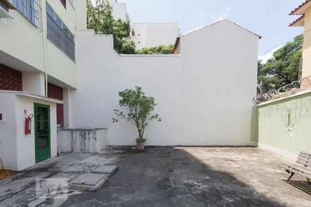 Apartamento à venda com 75m², 2 quartos e sem vagaÁrea comum