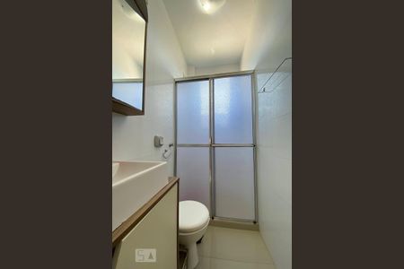 Apartamento à venda com 44m², 2 quartos e sem vaga Apartamento à venda com 44m², 2 quartos e sem vagaBanheiro