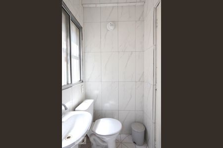 Banheiro de casa para alugar com 1 quarto, 65m² em Itaquera, São Paulo