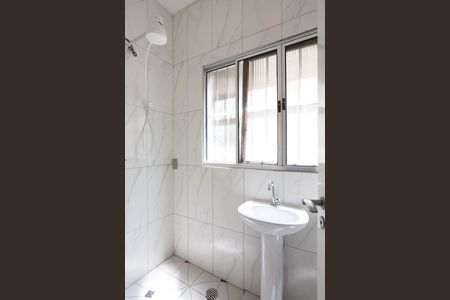 Banheiro de casa para alugar com 1 quarto, 65m² em Itaquera, São Paulo