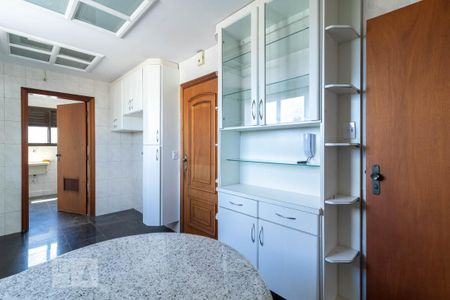 Apartamento para alugar com 207m², 4 quartos e 4 vagas Apartamento para alugar com 207m², 4 quartos e 4 vagasCozinha