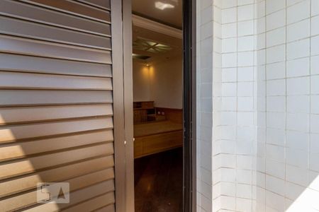 Apartamento para alugar com 207m², 4 quartos e 4 vagas Apartamento para alugar com 207m², 4 quartos e 4 vagasVaranda da Suíte 2