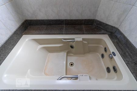 Apartamento para alugar com 207m², 4 quartos e 4 vagas Apartamento para alugar com 207m², 4 quartos e 4 vagasBanheiro da Suíte 2 - Banheira