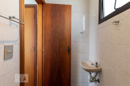 Apartamento para alugar com 207m², 4 quartos e 4 vagas Apartamento para alugar com 207m², 4 quartos e 4 vagasBanheiro de Serviço