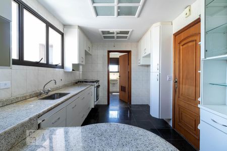 Apartamento para alugar com 207m², 4 quartos e 4 vagas Apartamento para alugar com 207m², 4 quartos e 4 vagasCozinha