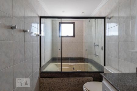 Apartamento para alugar com 207m², 4 quartos e 4 vagas Apartamento para alugar com 207m², 4 quartos e 4 vagasBanheiro da Suíte 2