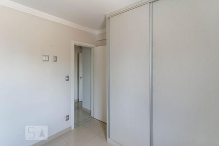 Casa para alugar com 98m², 3 quartos e 2 vagasQuarto 2