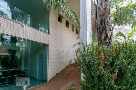 Casa para alugar com 98m², 3 quartos e 2 vagasFachada