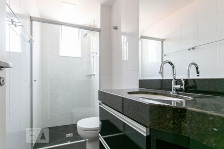 Casa para alugar com 98m², 3 quartos e 2 vagasBanheiro Social