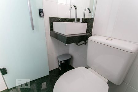 Casa para alugar com 98m², 3 quartos e 2 vagasBanheiro de Serviço