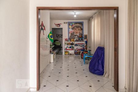 Casa à venda com 252m², 2 quartos e 5 vagasSala 2