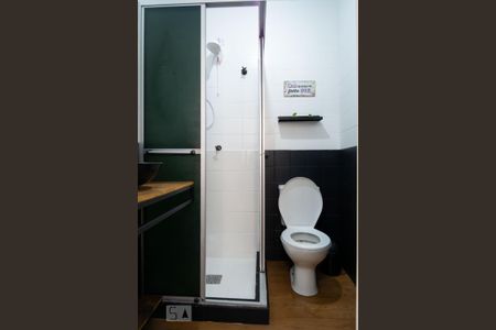 Banheiro de apartamento à venda com 1 quarto, 31m² em Centro, Porto Alegre