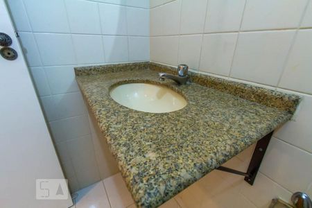 Apartamento para alugar com 65m², 2 quartos e 1 vagaBanheiro social