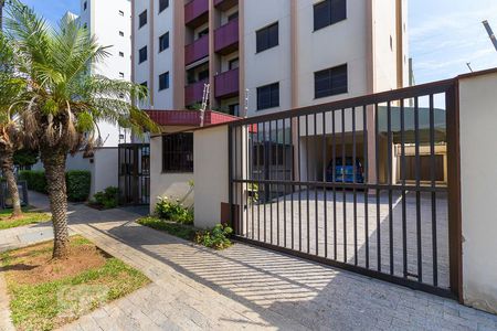 Apartamento à venda com 80m², 2 quartos e 1 vagaFachada e portaria