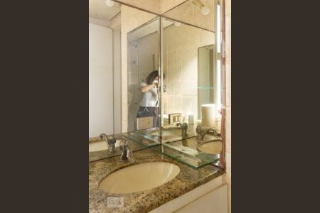 Apartamento para alugar com 75m², 2 quartos e 1 vaga Apartamento para alugar com 75m², 2 quartos e 1 vagaBanheiro