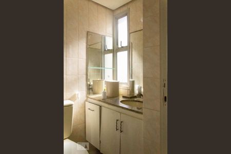 Apartamento para alugar com 75m², 2 quartos e 1 vaga Apartamento para alugar com 75m², 2 quartos e 1 vagaBanheiro