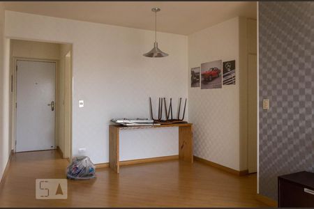 Apartamento para alugar com 75m², 2 quartos e 1 vaga Apartamento para alugar com 75m², 2 quartos e 1 vagaSala