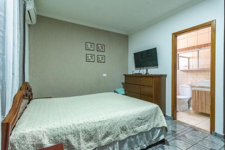 Suíte de casa para alugar com 4 quartos, 336m² em Parque Jambeiro, Campinas
