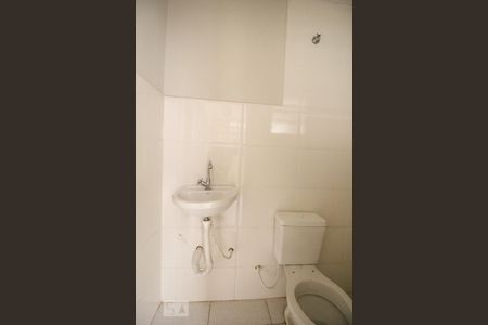 Casa de condomínio para alugar com 40m², 1 quarto e sem vagaBanheiro