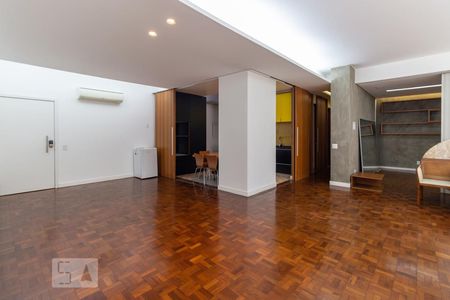 Apartamento à venda com 160m², 3 quartos e sem vaga Apartamento à venda com 160m², 3 quartos e sem vagaSala