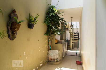 Casa à venda com 216m², 4 quartos e 3 vagasQuintal - Corredor