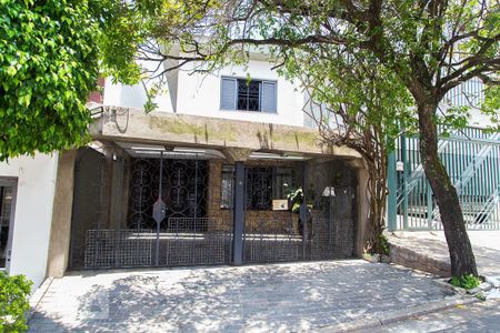 Casa à venda com 216m², 4 quartos e 3 vagasFachada