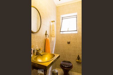 Casa à venda com 216m², 4 quartos e 3 vagasLavabo