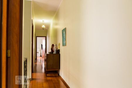 Casa à venda com 216m², 4 quartos e 3 vagasCorredor