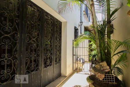 Casa à venda com 216m², 4 quartos e 3 vagasQuintal - Corredor