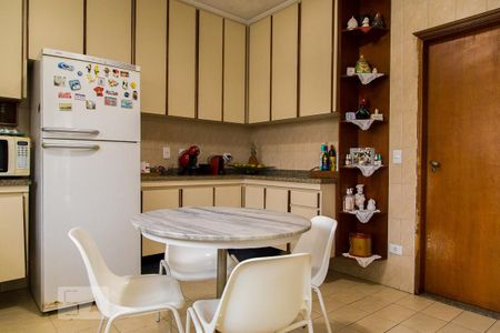 Casa à venda com 216m², 4 quartos e 3 vagasCozinha