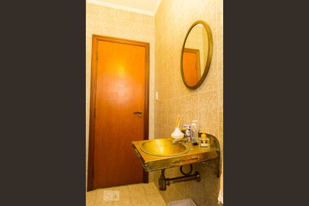 Casa à venda com 216m², 4 quartos e 3 vagasLavabo