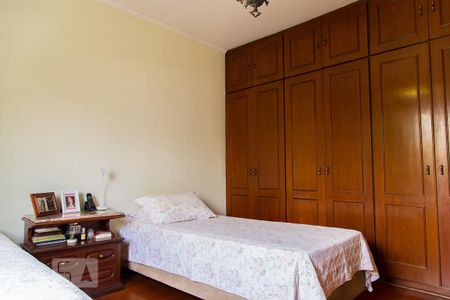 Casa à venda com 216m², 4 quartos e 3 vagasSuíte 2