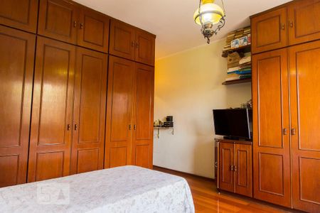 Casa à venda com 216m², 4 quartos e 3 vagasSuíte 2