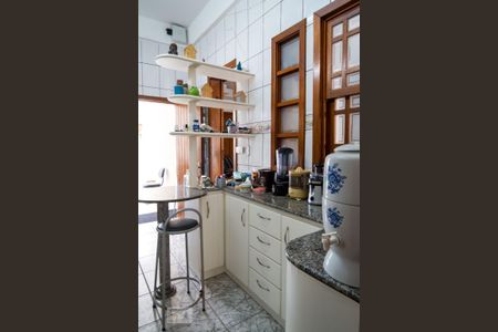 Casa à venda com 180m², 3 quartos e 4 vagas Casa à venda com 180m², 3 quartos e 4 vagasCozinha