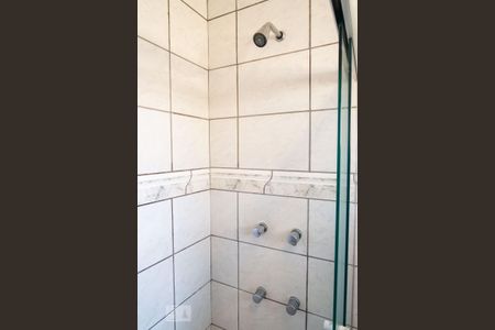 Casa à venda com 180m², 3 quartos e 4 vagas Casa à venda com 180m², 3 quartos e 4 vagasBanheiro da Suíte