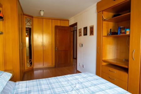 Casa à venda com 180m², 3 quartos e 4 vagas Casa à venda com 180m², 3 quartos e 4 vagasSuíte