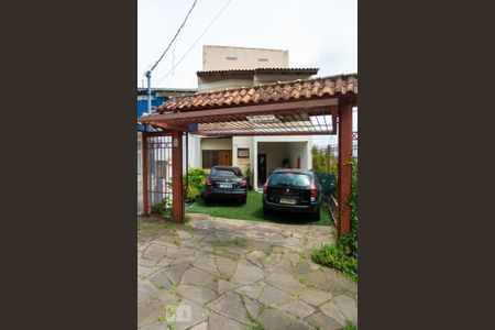 Casa à venda com 180m², 3 quartos e 4 vagas Casa à venda com 180m², 3 quartos e 4 vagasFachada