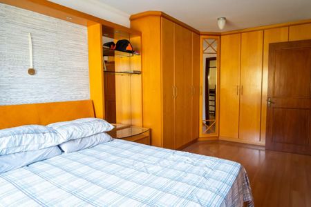 Casa à venda com 180m², 3 quartos e 4 vagas Casa à venda com 180m², 3 quartos e 4 vagasSuíte