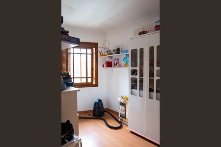 Casa à venda com 180m², 3 quartos e 4 vagas Casa à venda com 180m², 3 quartos e 4 vagasQuarto 2