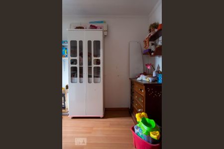 Casa à venda com 180m², 3 quartos e 4 vagas Casa à venda com 180m², 3 quartos e 4 vagasQuarto 2