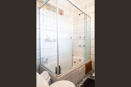 Casa à venda com 180m², 3 quartos e 4 vagas Casa à venda com 180m², 3 quartos e 4 vagasBanheiro da Suíte