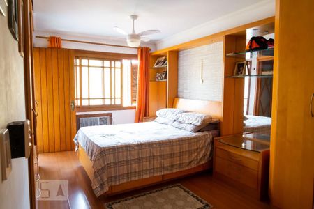 Casa à venda com 180m², 3 quartos e 4 vagas Casa à venda com 180m², 3 quartos e 4 vagasSuíte